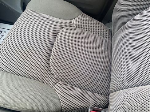 Used 2019 Nissan Frontier SV image 14