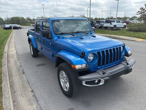 Used 2023 Jeep Gladiator Sport image 2