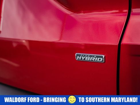 Used 2025 Ford Escape SE w/ PHEV Premium Package image 8