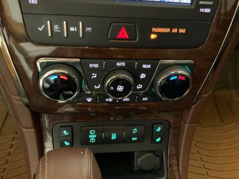 Used 2014 Buick Enclave Leather FWD image 17