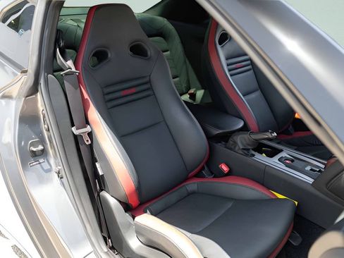 Used 2013 Nissan GT-R Black Edition AWD/4WD image 30