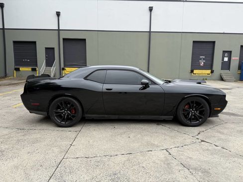 Used 2013 Dodge Challenger R/T RWD image 10