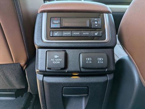 Used 2022 Subaru Ascent Touring AWD/4WD image 18