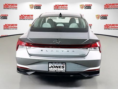 Certified 2023 Hyundai Elantra Limited image 18