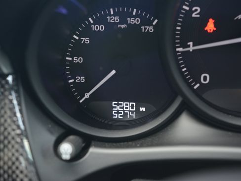 Certified 2026 Porsche Macan Turbo AWD/4WD image 19