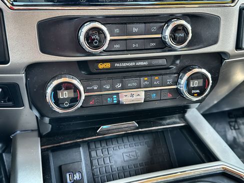 Certified 2022 Ford F250 Lariat w/ Lariat Ultimate Package AWD/4WD image 19