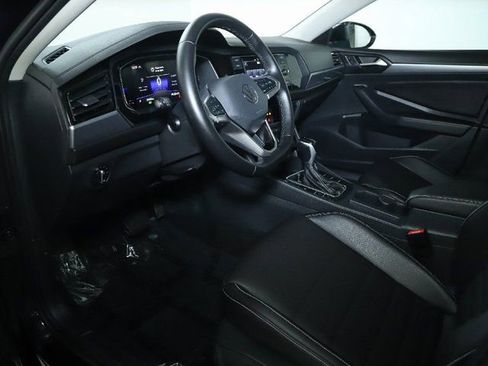 Used 2023 Volkswagen Jetta SE w/ Panoramic Sunroof Package FWD image 17