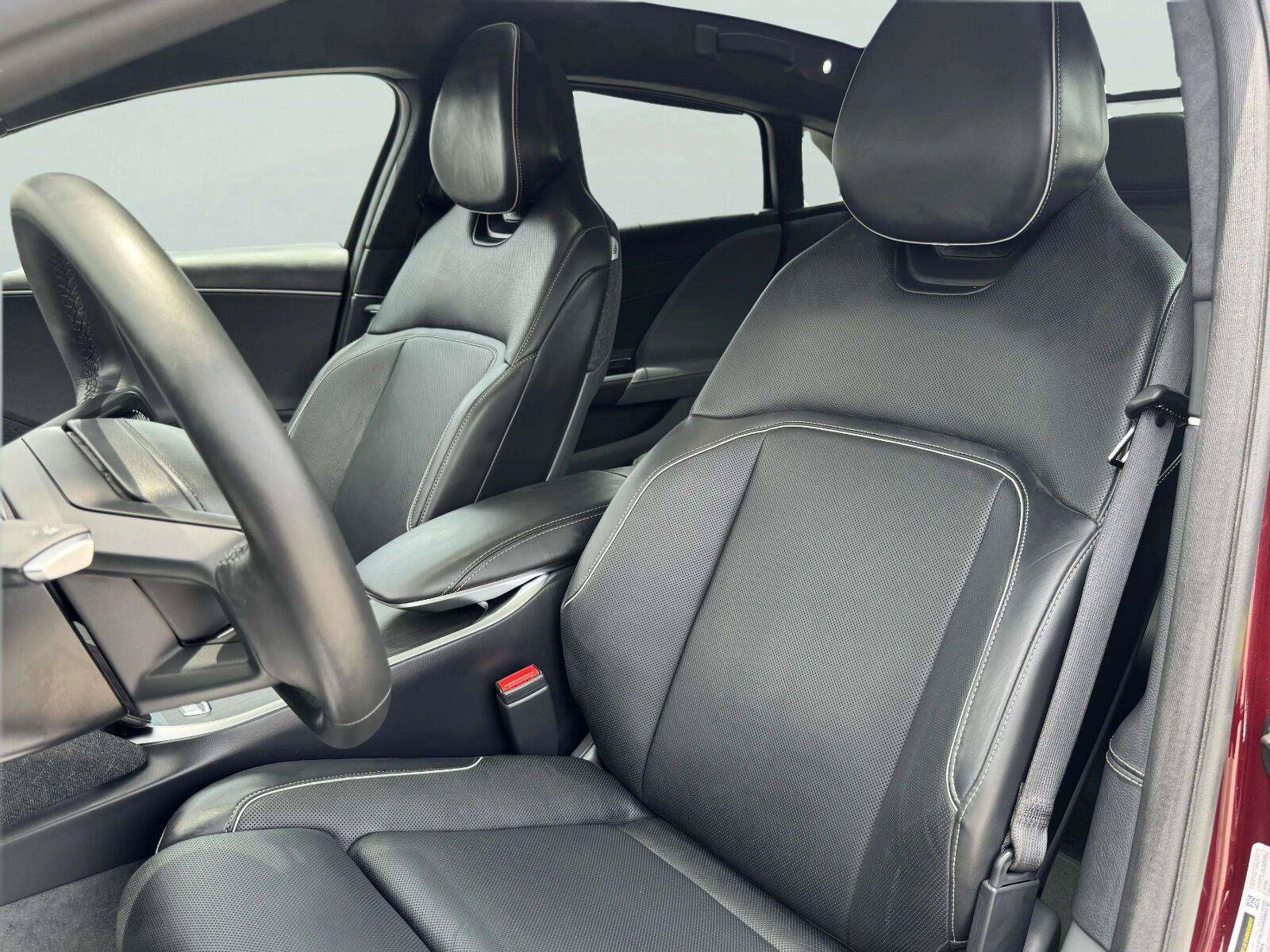 Used 2025 Lucid Air Touring AWD/4WD image 22