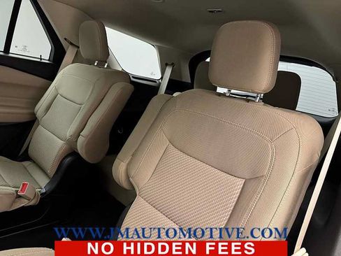 Used 2023 Ford Explorer XLT AWD/4WD image 15
