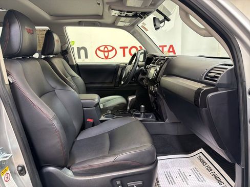 Used 2019 Toyota 4Runner TRD Off-Road Premium AWD/4WD image 12