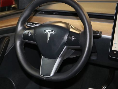 Used 2023 Tesla Model Y Performance image 19