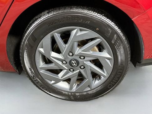 Used 2024 Hyundai Elantra SEL image 30