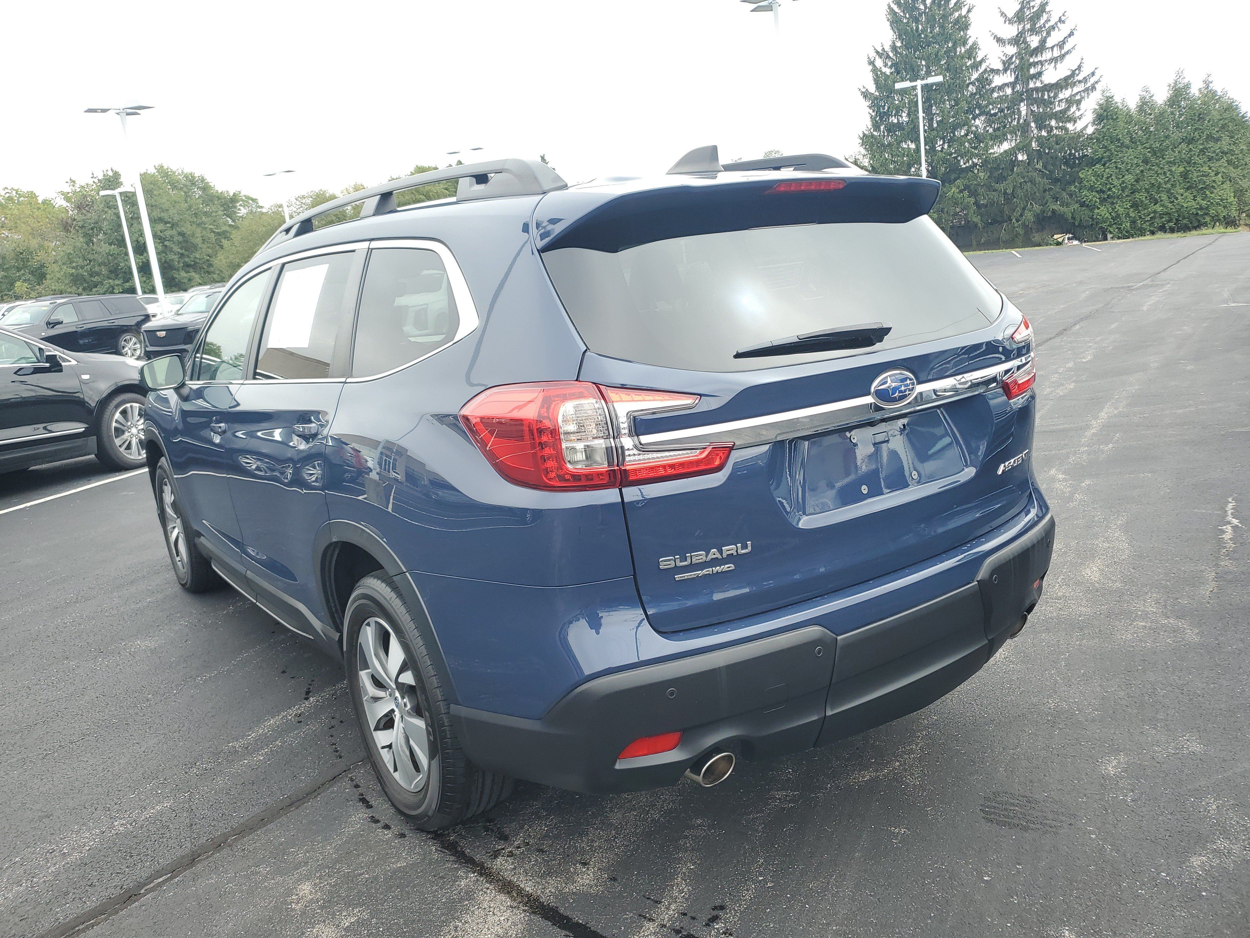 Certified 2023 Subaru Ascent Premium w/ Convenience Package AWD/4WD image 2