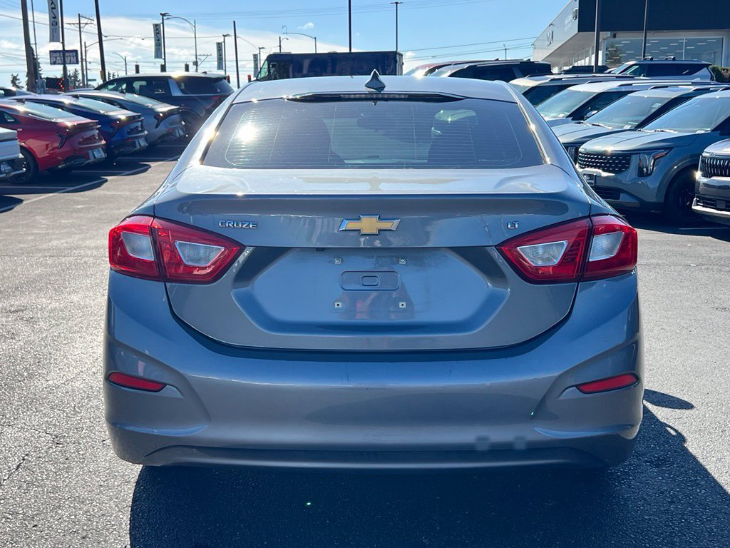 Used 2018 Chevrolet Cruze LT w/ Convenience Package FWD image 8