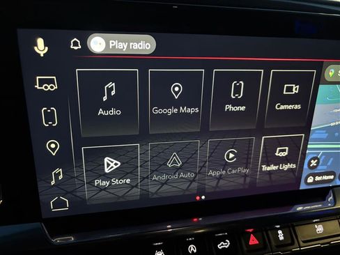 Used 2025 GMC Sierra 1500 SLT image 13