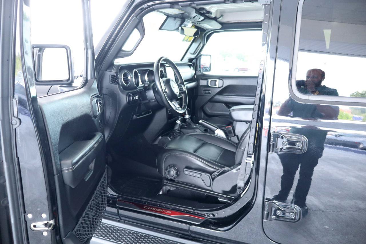 Used 2020 Jeep Gladiator Overland AWD/4WD image 16