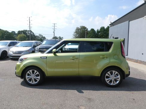 Used 2016 Kia Soul + FWD image 9