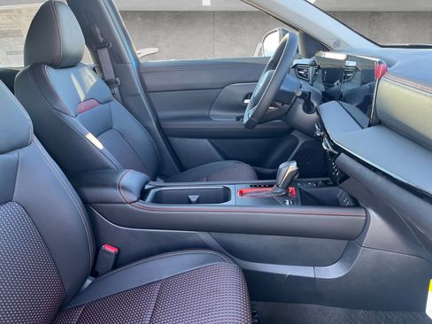 New 2026 Nissan Kicks SR w/ Cold Weather Package image 24