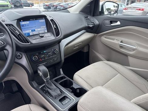 Used 2019 Ford Escape SE image 12