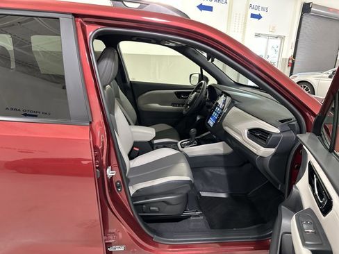 Used 2025 Subaru Forester Limited image 36