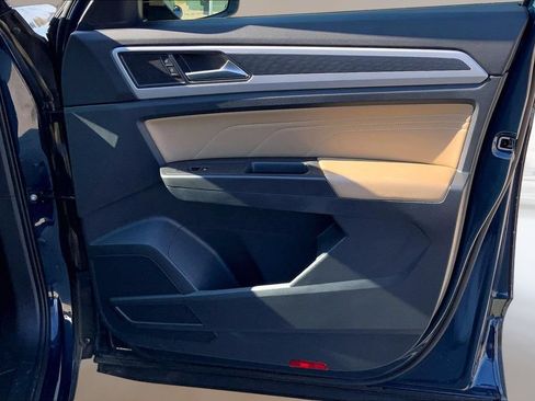 Certified 2022 Volkswagen Atlas Cross Sport SE FWD image 23