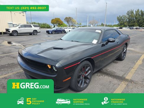 Used 2022 Dodge Challenger SXT w/ Blacktop Package image 1