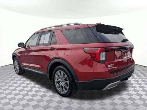 Certified 2025 Ford Explorer Platinum RWD image 5