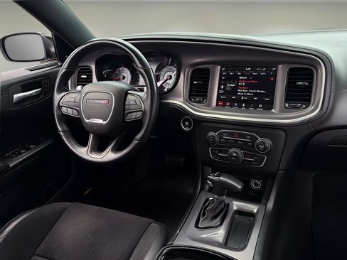 Used 2022 Dodge Charger R/T w/ Plus Group RWD image 7