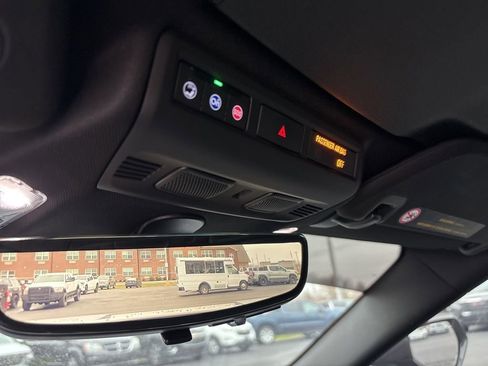 Used 2023 Chevrolet Corvette Stingray Convertible w/ Z51 Performance Package image 46