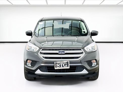 Used 2019 Ford Escape SE FWD image 2