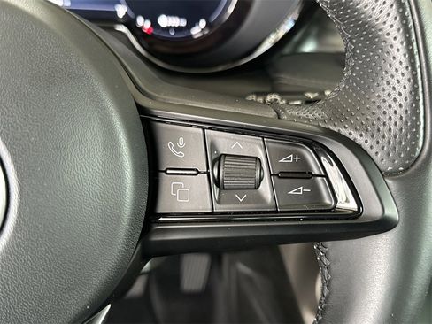 Used 2024 Alfa Romeo Tonale Ti image 21