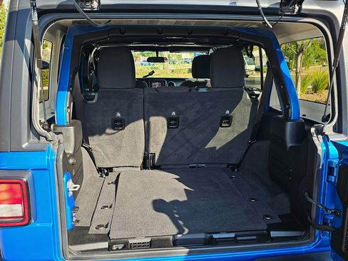 Used 2021 Jeep Wrangler Unlimited Sport image 28