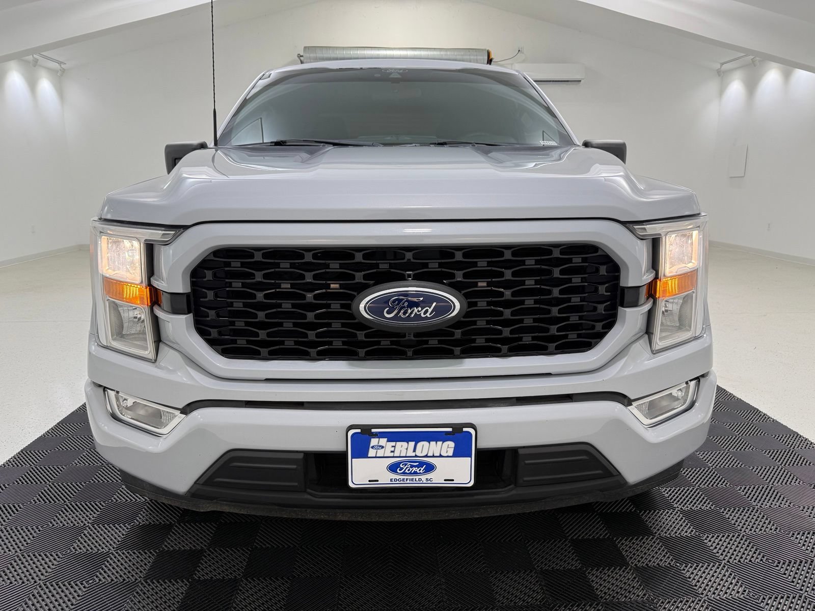 Used 2021 Ford F150 XL w/ STX Appearance Package RWD image 2