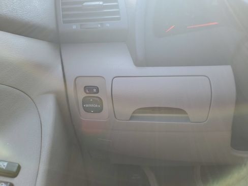 Used 2009 Toyota Camry LE FWD image 30