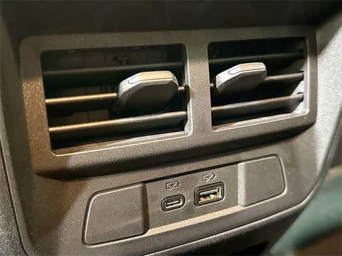 New 2024 Chevrolet Colorado LT w/ LT Convenience Package III image 29