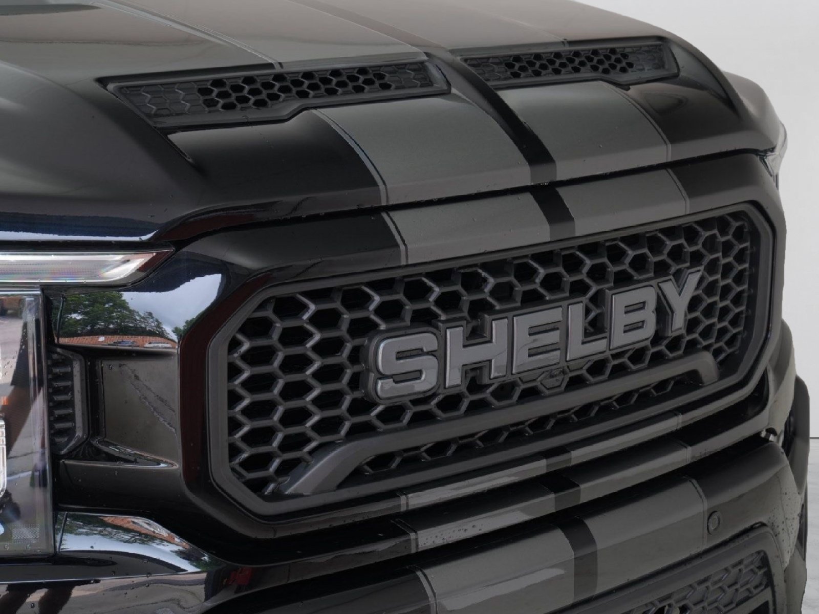 Used 2022 Ford F150 Lariat w/ Equipment Group 502A High AWD/4WD image 2