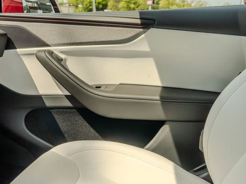 Used 2026 Tesla Model Y AWD image 12