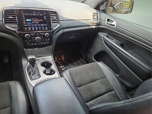 Used 2022 Jeep Grand Cherokee Laredo X AWD/4WD image 12