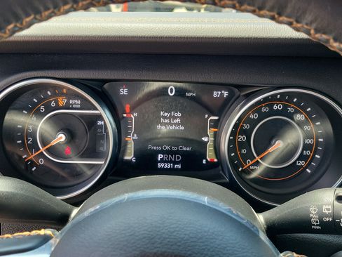 Used 2022 Jeep Wrangler Unlimited Sahara AWD/4WD image 26
