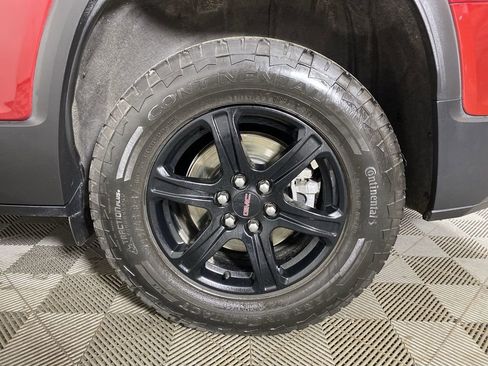 Certified 2023 GMC Acadia AT4 w/ Preferred Package image 34