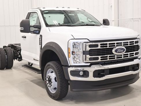 New 2026 Ford F550 4x4 Regular Cab Super Duty image 2