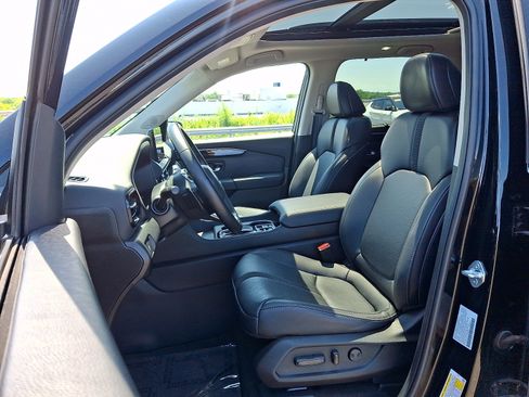 Used 2023 Honda Pilot Touring image 14
