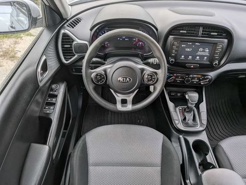 Used 2021 Kia Soul LX FWD image 11