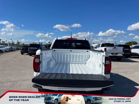 New 2026 GMC Canyon Elevation image 16