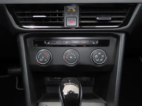 Used 2022 Volkswagen Taos SE AWD/4WD image 23