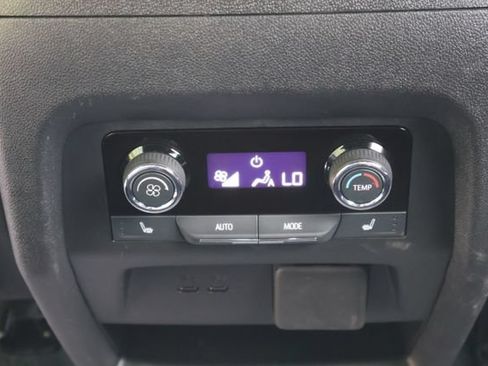 Used 2026 Chevrolet Traverse RS AWD/4WD image 19