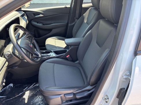Used 2025 Buick Encore GX Preferred FWD image 36