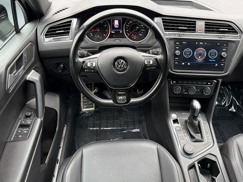 Used 2020 Volkswagen Tiguan SE R-Line AWD/4WD image 30