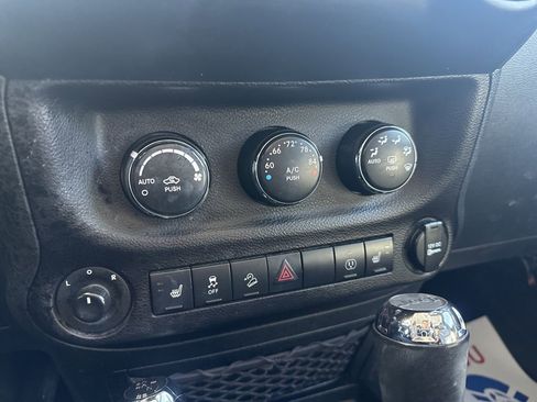 Used 2017 Jeep Wrangler Unlimited Sahara w/ Dual Top Group image 29