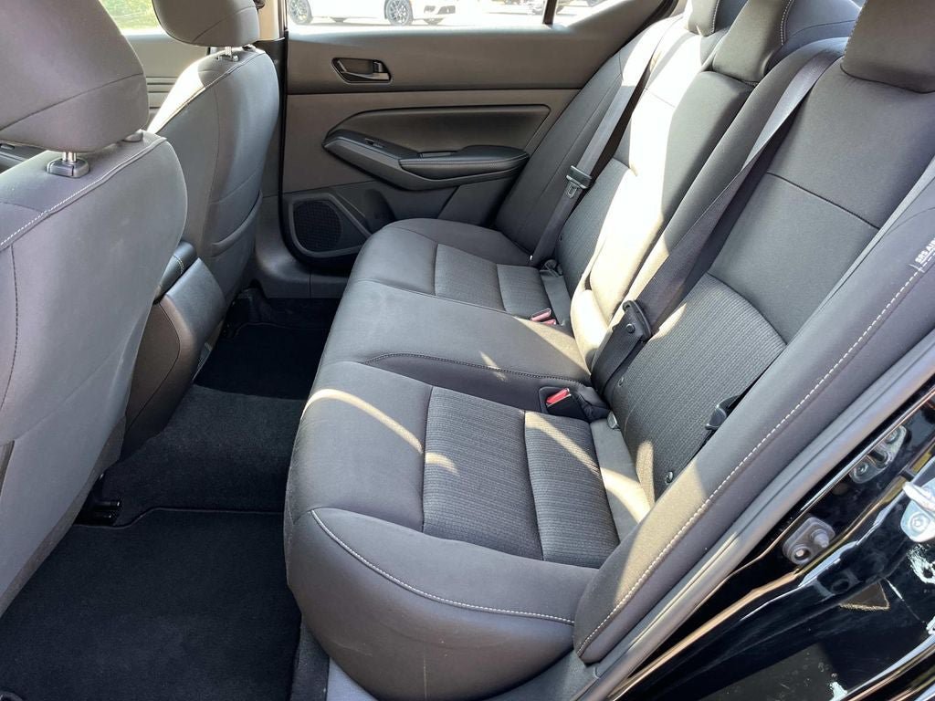 Used 2024 Nissan Altima 2.5 SV w/ SV Premium Package FWD image 19